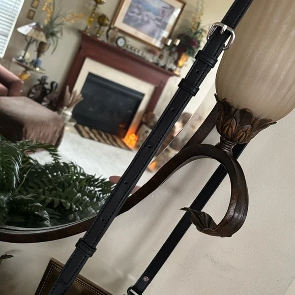 Brand New DKNY Black Lizzy Top Zip Crossbody Bag Chain Quilted Stitch Purse - Picture 4 of 15